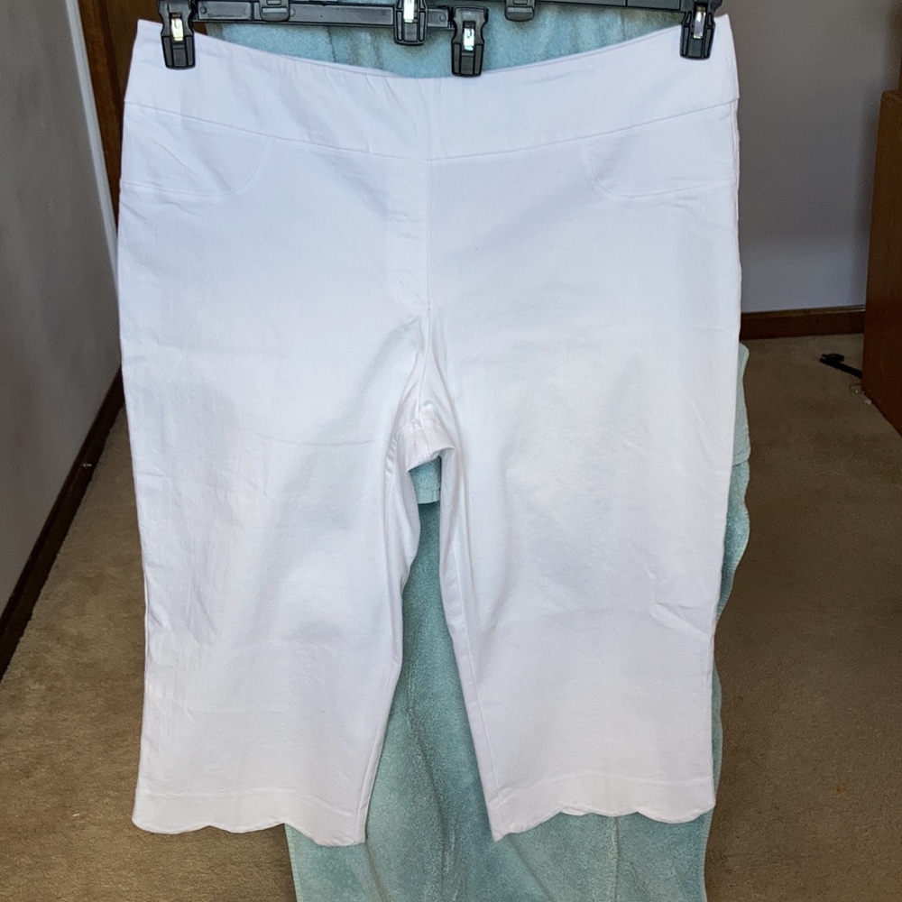3/$45 RUBY rd scalloped hemline white Capri ends mid calf size 24W - Picture 12 of 17
